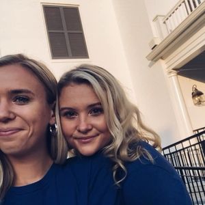 Meet your Posher, Carrie